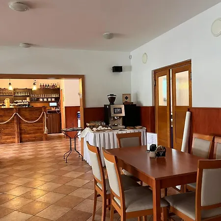 Hotel Marina Labe 3*